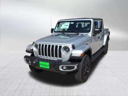 New 2023 Jeep Gladiator Sport image 2