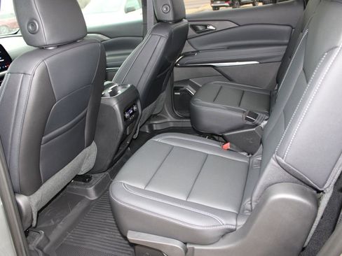 New 2026 Chevrolet Traverse LT w/ Enhanced Driving Package image 17