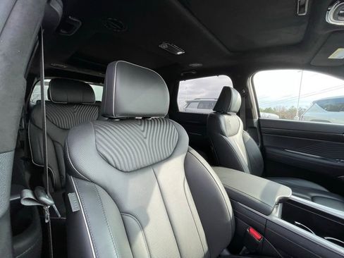 Used 2023 Hyundai Palisade Calligraphy image 29