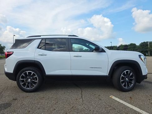 New 2027 GMC Terrain Elevation w/ Elevation Premium Package AWD/4WD image 17