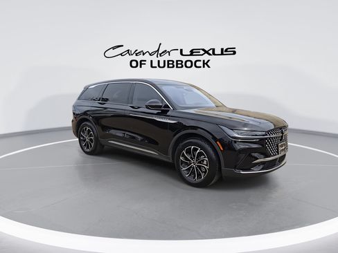 Used 2025 Lincoln Nautilus Premier AWD/4WD image 2