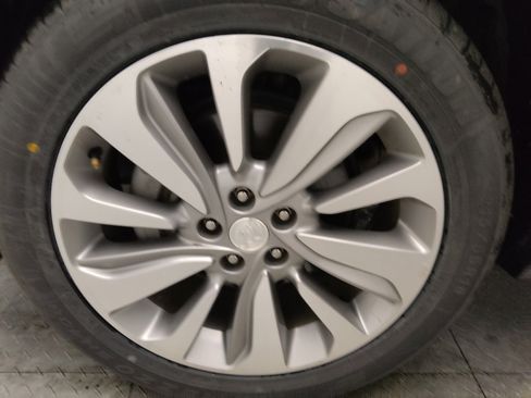 Used 2018 Buick Encore Preferred image 31