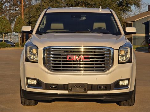 Used 2020 GMC Yukon SLT w/ Premium Edition image 2