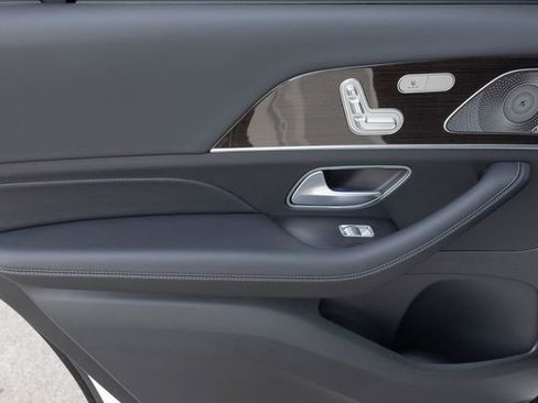 New 2026 Mercedes-Benz GLS 450 4MATIC image 16