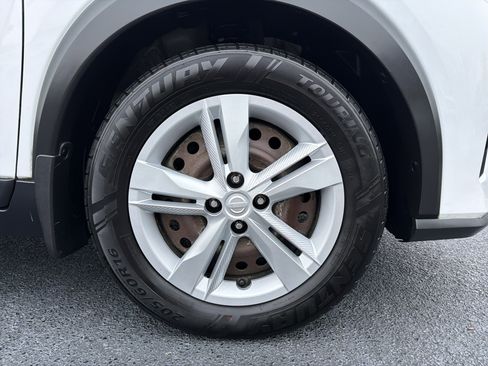 Used 2021 Nissan Kicks S image 12