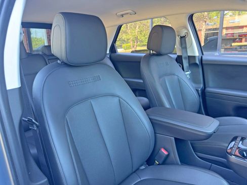 Used 2025 Hyundai Ioniq 5 SEL image 36