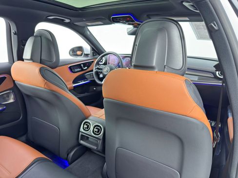 Used 2023 Mercedes-Benz C 43 AMG 4MATIC Sedan image 37