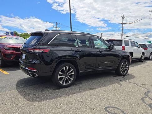 Certified 2023 Jeep Grand Cherokee Overland w/ Luxury Tech Group IV AWD/4WD image 5