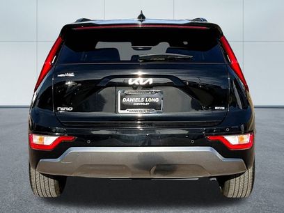 Used 2024 Kia Niro EX Touring