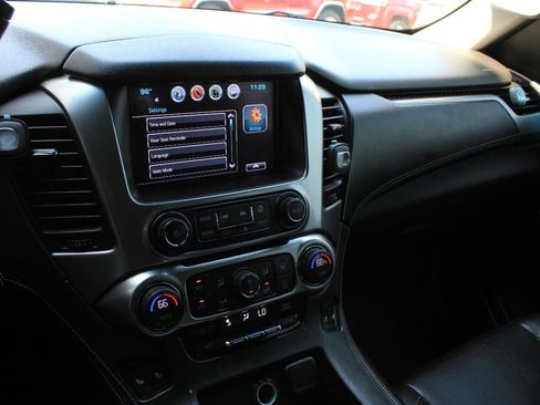 Used 2017 Chevrolet Suburban LT image 21