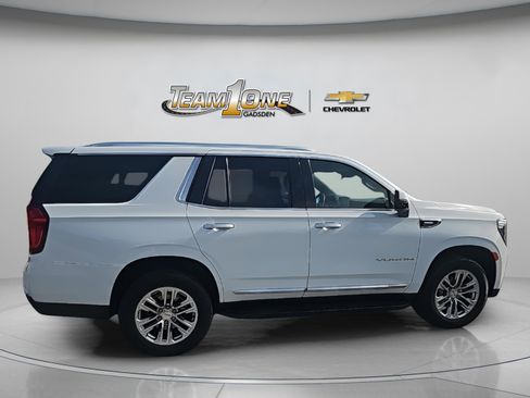 Used 2024 GMC Yukon SLT w/ SLT Luxury Package image 9