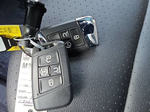 Used 2023 Volkswagen Atlas Cross Sport SE w/ Panoramic Sunroof Package FWD image 35