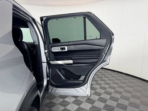 Used 2022 Ford Explorer Limited AWD/4WD image 30