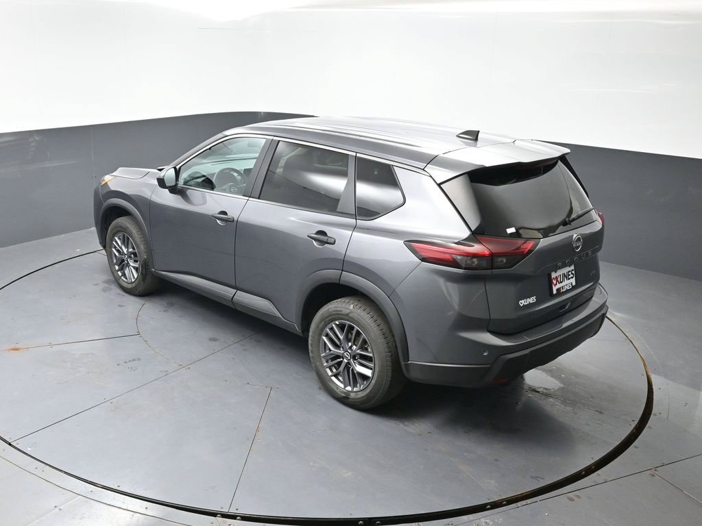 Used 2024 Nissan Rogue S AWD/4WD image 46