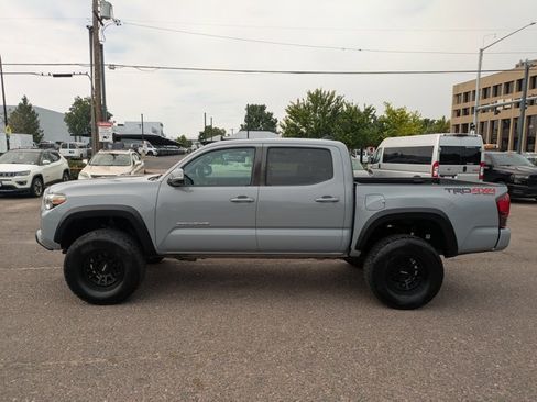 Used 2019 Toyota Tacoma TRD Off-Road AWD/4WD image 8