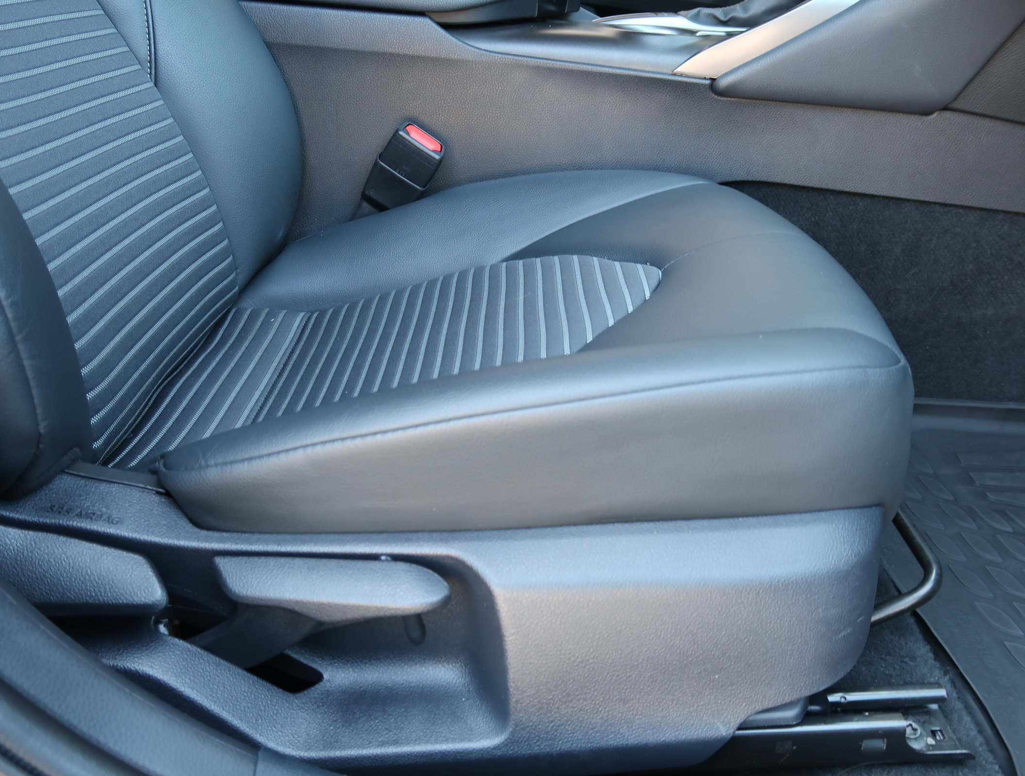 Used 2024 Toyota Camry SE w/ Convenience Package FWD image 38