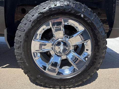 Used 2018 Chevrolet Silverado 1500 LTZ Z71 w/ LTZ Plus Package image 36