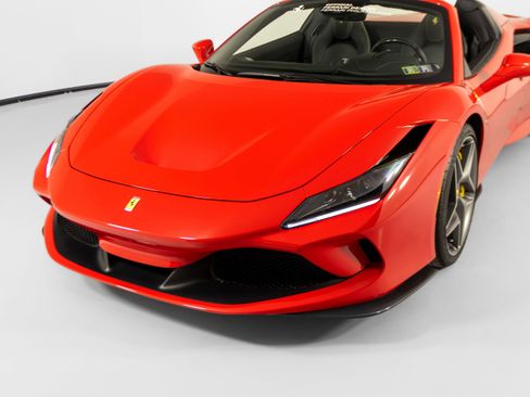 Certified 2022 Ferrari F8 Tributo image 10