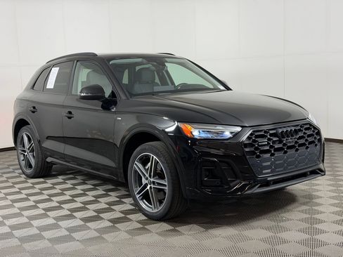 Used 2022 Audi Q5 e Premium Plus w/ Premium Plus Package AWD/4WD image 7