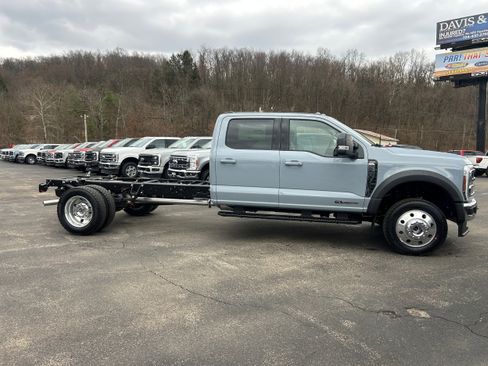 New 2026 Ford F550 4x4 Crew Cab image 12