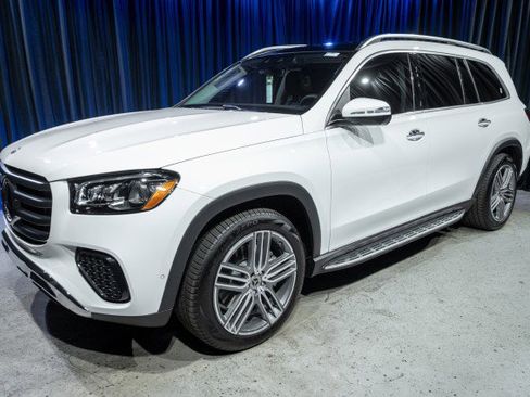 Certified 2025 Mercedes-Benz GLS 450 4MATIC image 1