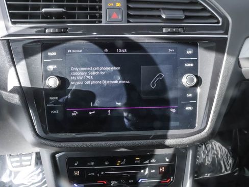 Used 2023 Volkswagen Tiguan SE R-Line image 22