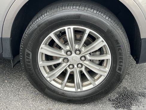 Used 2018 Cadillac XT5 Luxury w/ LPO, Wheel Lock Package image 31