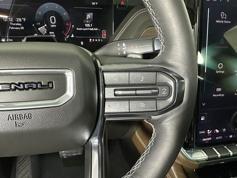 Used 2025 GMC Yukon Denali Ultimate image 14