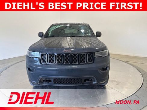 Used 2018 Jeep Grand Cherokee Trailhawk w/ Trailhawk Luxury Group AWD/4WD image 2