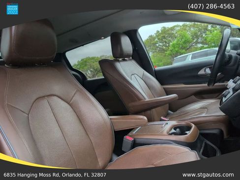 Used 2018 Chrysler Pacifica Limited w/ Tire & Wheel Group image 34