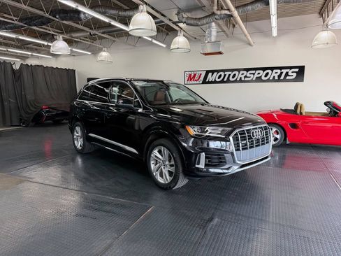 Used 2020 Audi Q7 3.0T Premium Plus w/ Premium Plus Package AWD/4WD image 9