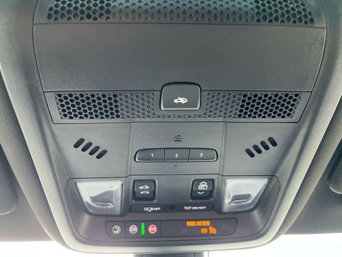 Used 2023 Cadillac XT6 Premium Luxury w/ Technology Package image 32