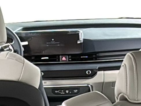 New 2026 Kia Carnival EX image 18