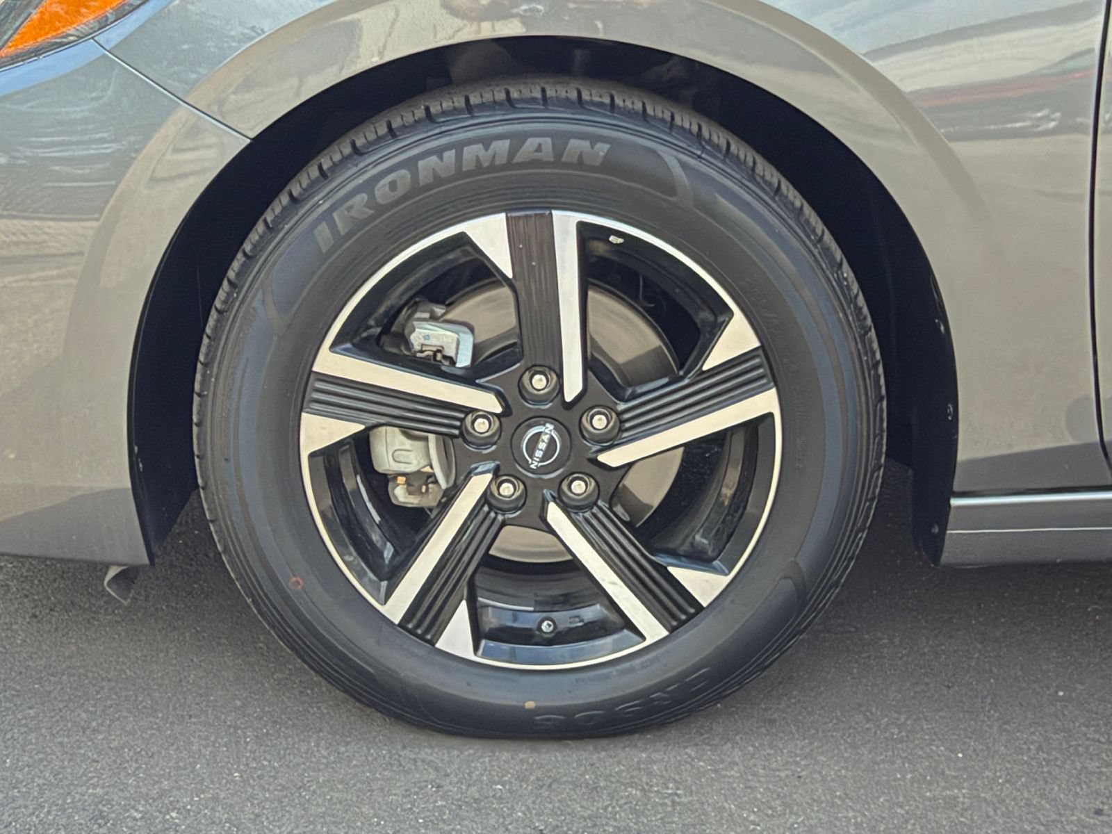 Used 2025 Nissan Sentra SV FWD image 27