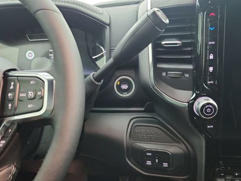 New 2026 RAM 2500 Laramie w/ Night Edition AWD/4WD image 19