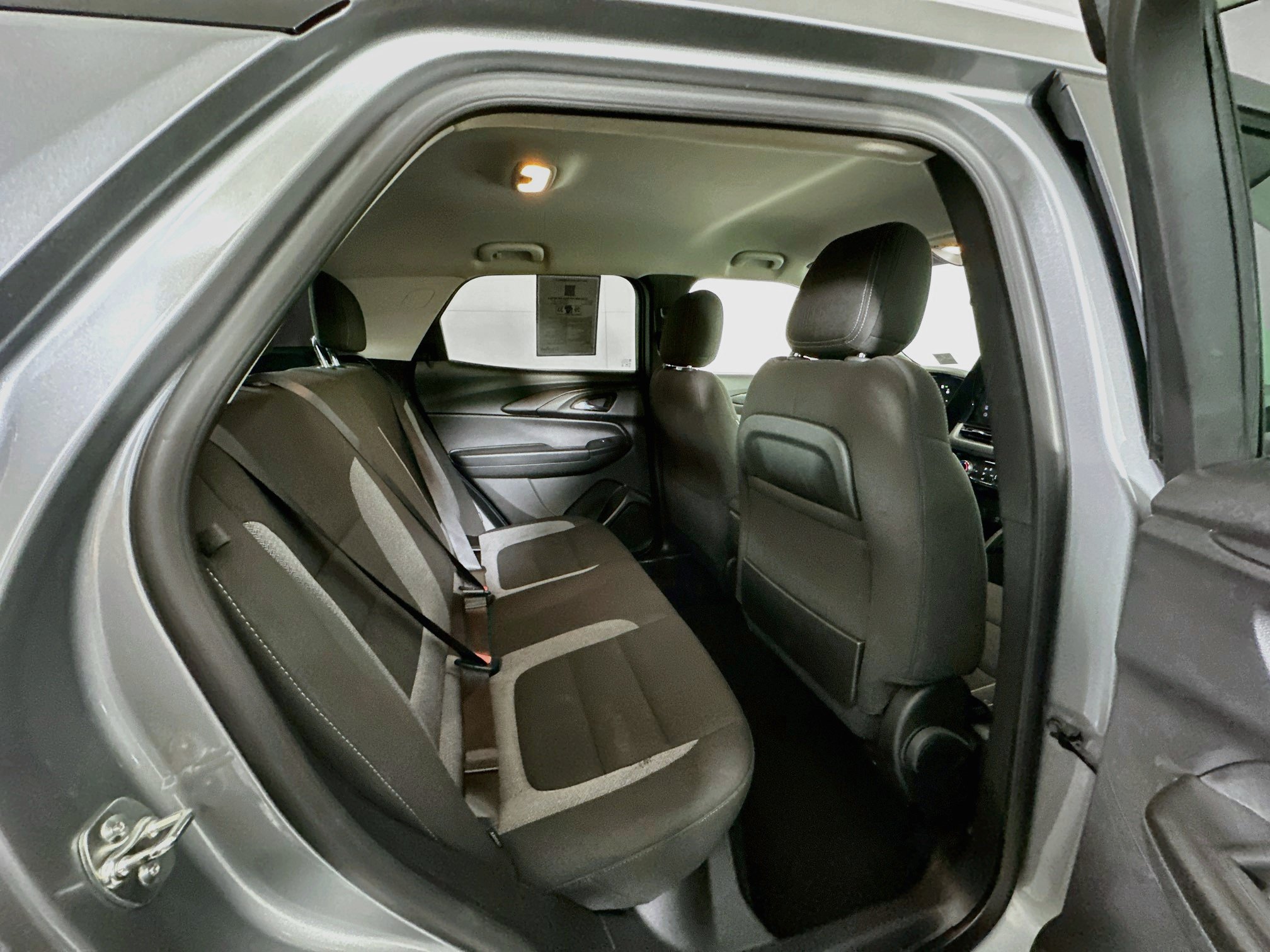 Used 2025 Chevrolet TrailBlazer LT FWD image 29