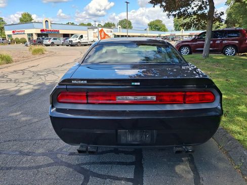 Used 2010 Dodge Challenger SE RWD image 5