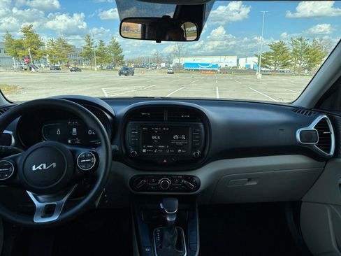 Used 2025 Kia Soul LX w/ LX Technology Package image 31