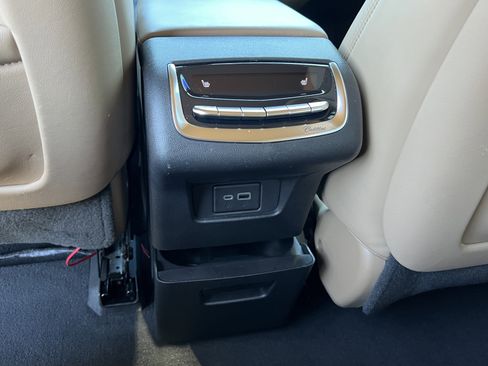 Used 2021 Cadillac XT6 Premium Luxury w/ Platinum Package image 35