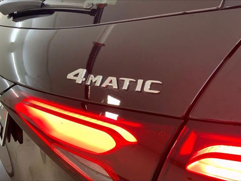Used 2023 Mercedes-Benz GLC 300 4MATIC image 9