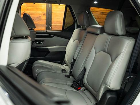 Used 2024 Honda Pilot EX-L image 11