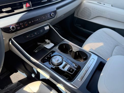 New 2026 Kia Carnival EX FWD image 13