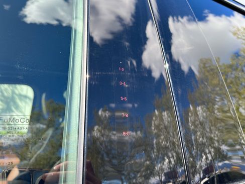 Used 2025 Lincoln Navigator Reserve image 16