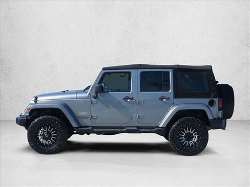 Used 2015 Jeep Wrangler Unlimited Sahara w/ Max Tow Package image 9