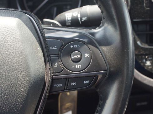 Used 2023 Toyota Camry SE FWD image 9