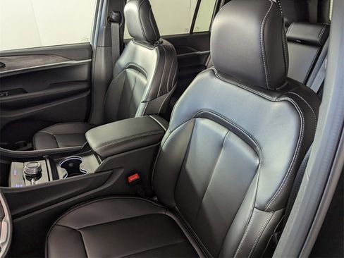 New 2025 Jeep Grand Cherokee Limited w/ Trailer Tow Package image 10