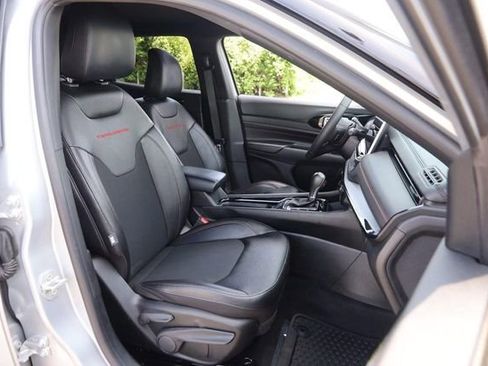 Used 2024 Jeep Compass Trailhawk AWD/4WD image 25