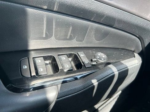 Used 2023 Kia Sportage EX FWD image 16