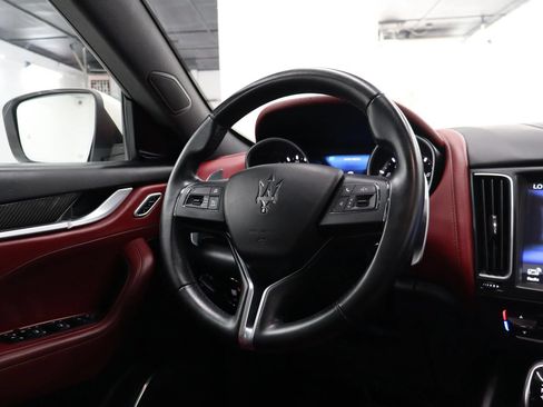 Used 2017 Maserati Levante S AWD/4WD image 33