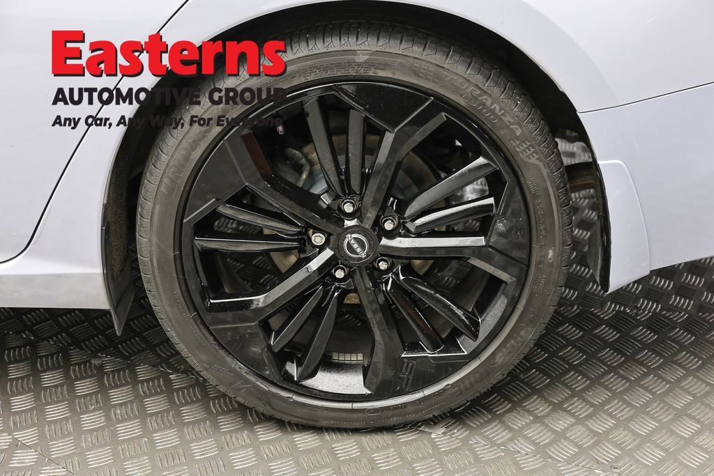 Used 2023 Nissan Altima 2.5 SR w/ SR Premium Package FWD image 10